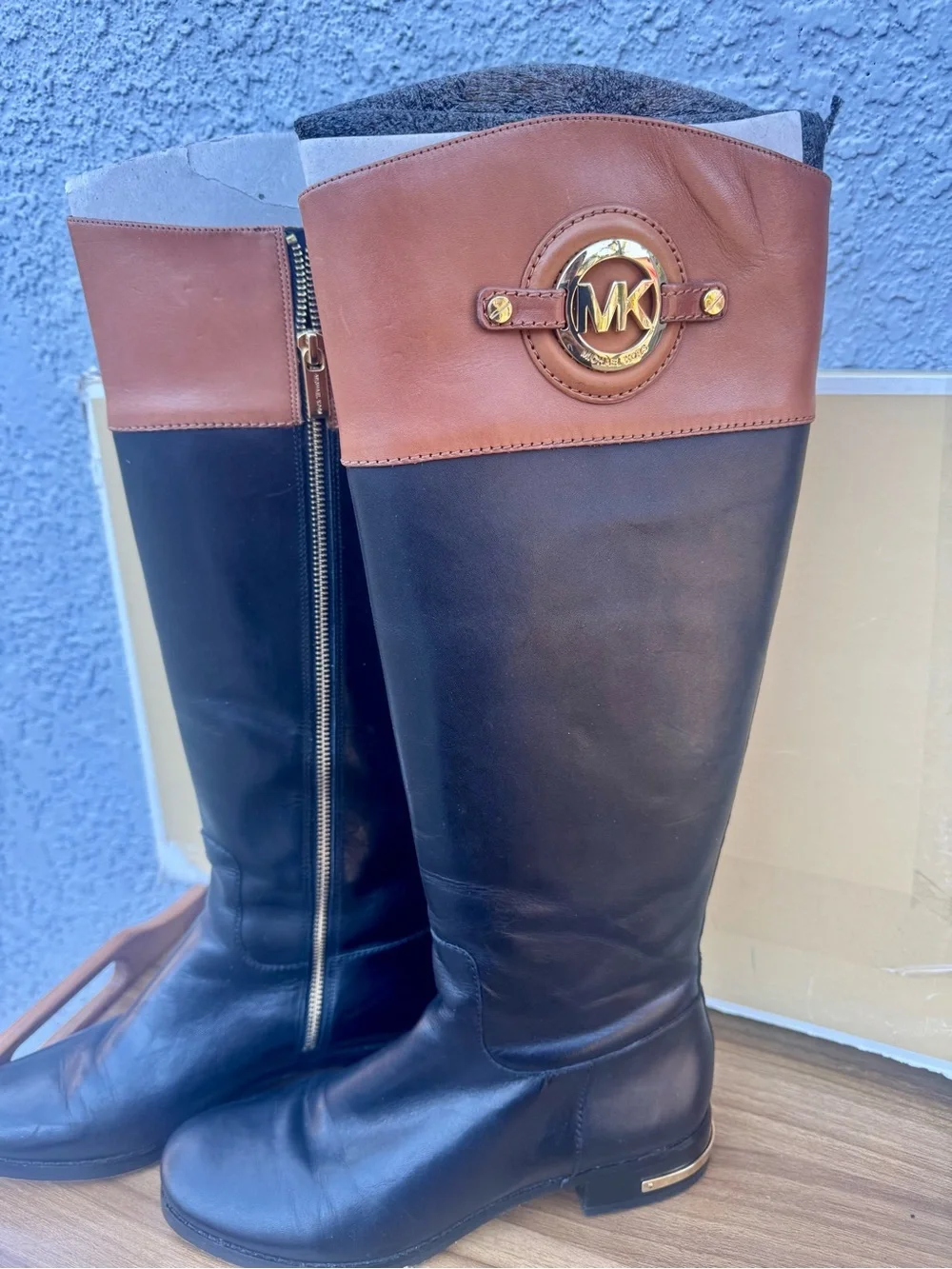 Michael Kors Two-Tone Black Brown Leather Riding Boots Size 8.5 (17.5